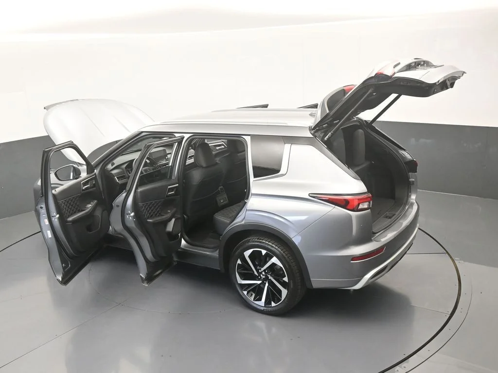Used 2022 Silver Mitsubishi SEL image 70