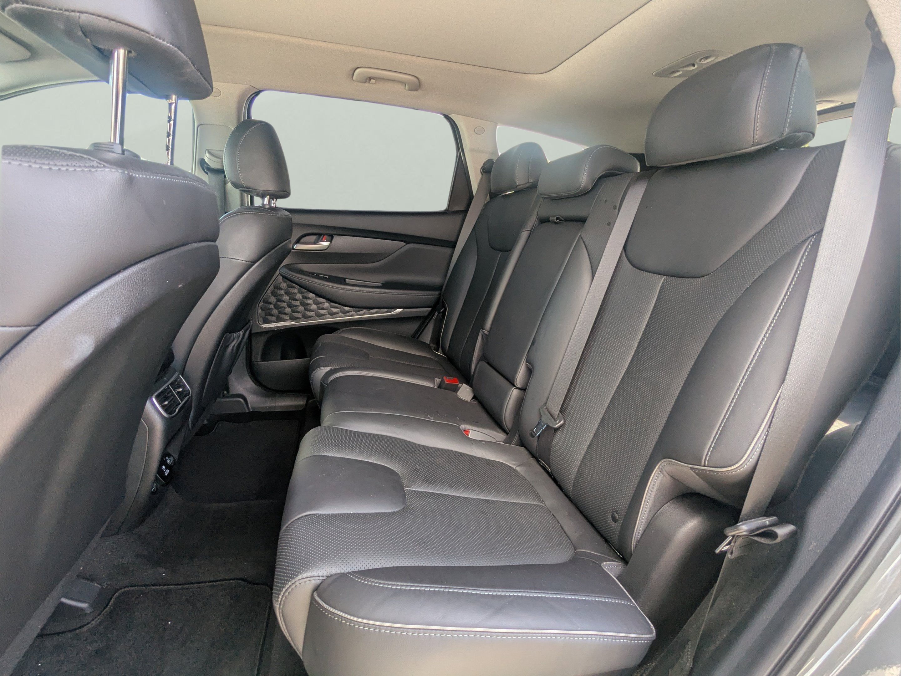 2021 Hyundai Santa Fe Limited - Photo 16