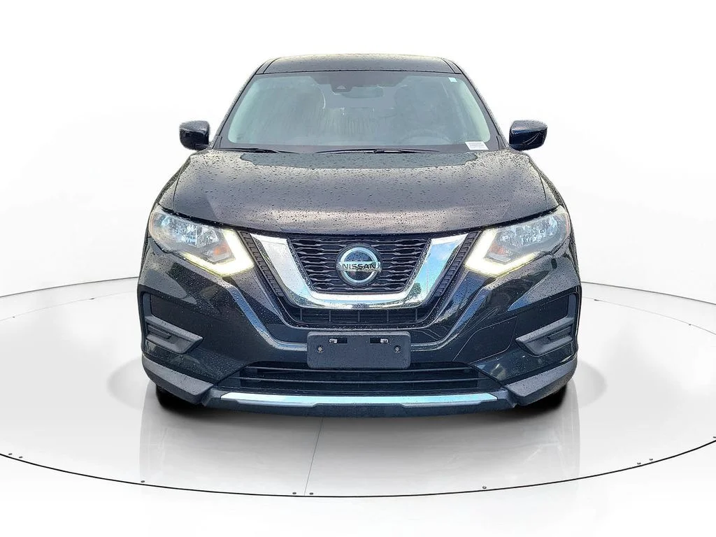Used 2019 Black Nissan S image 3