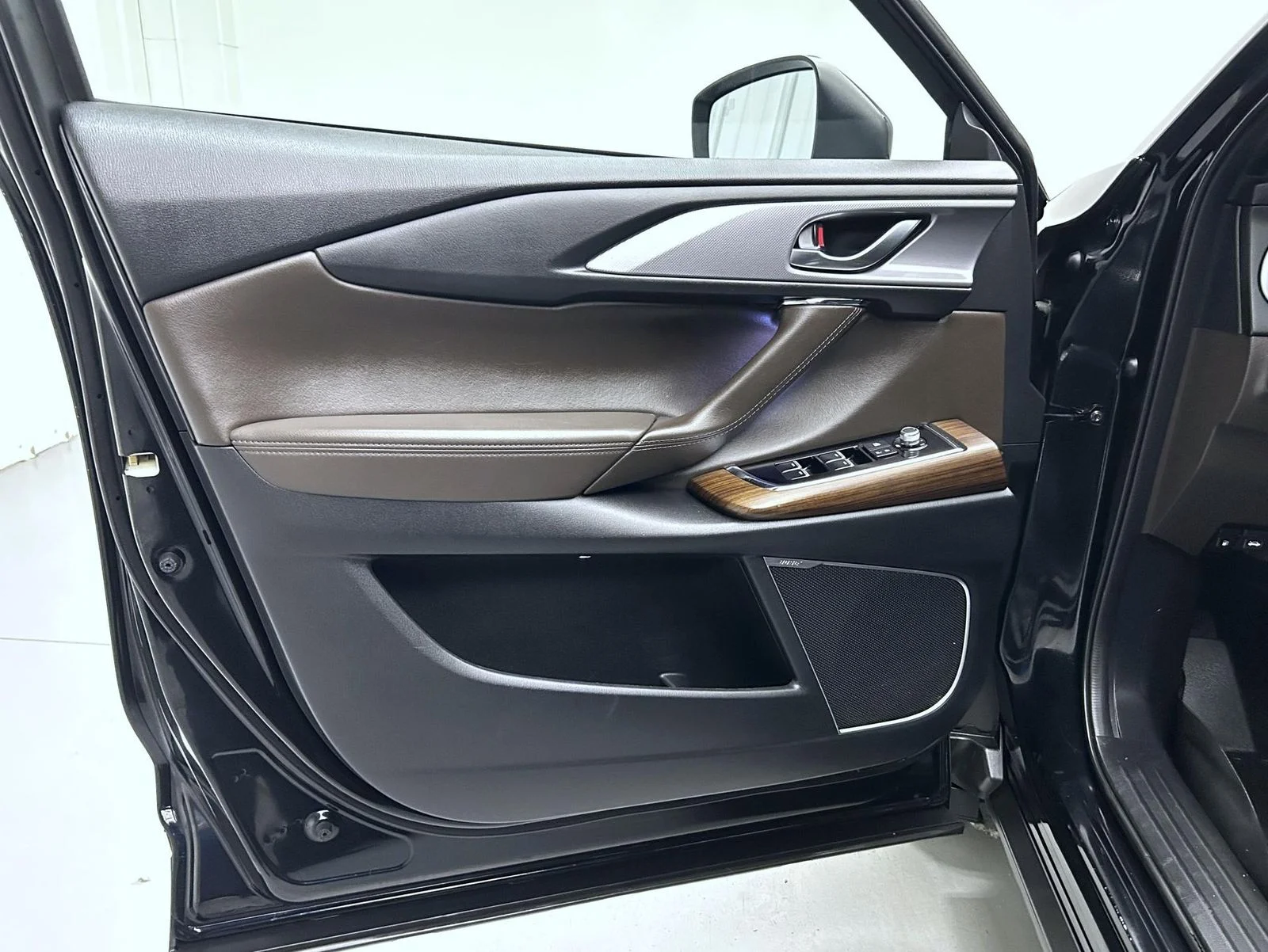 Certified Used 2022 Black Mazda Signature image 9