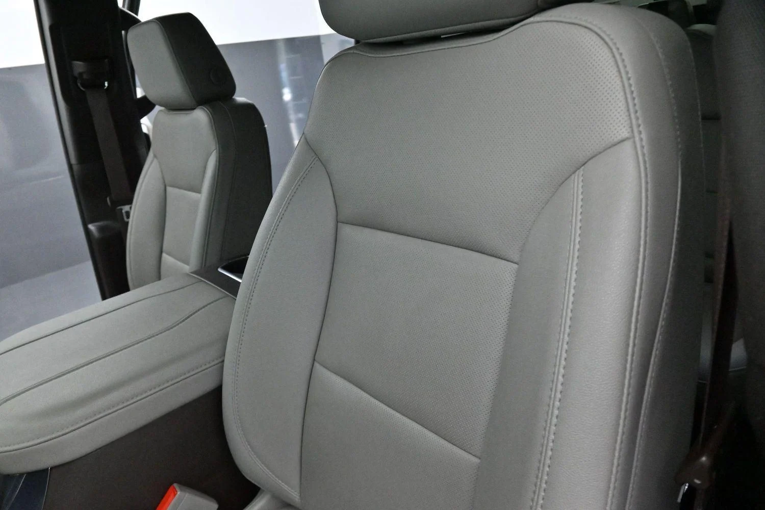 Used 2023 Summit White GMC SLT image 16