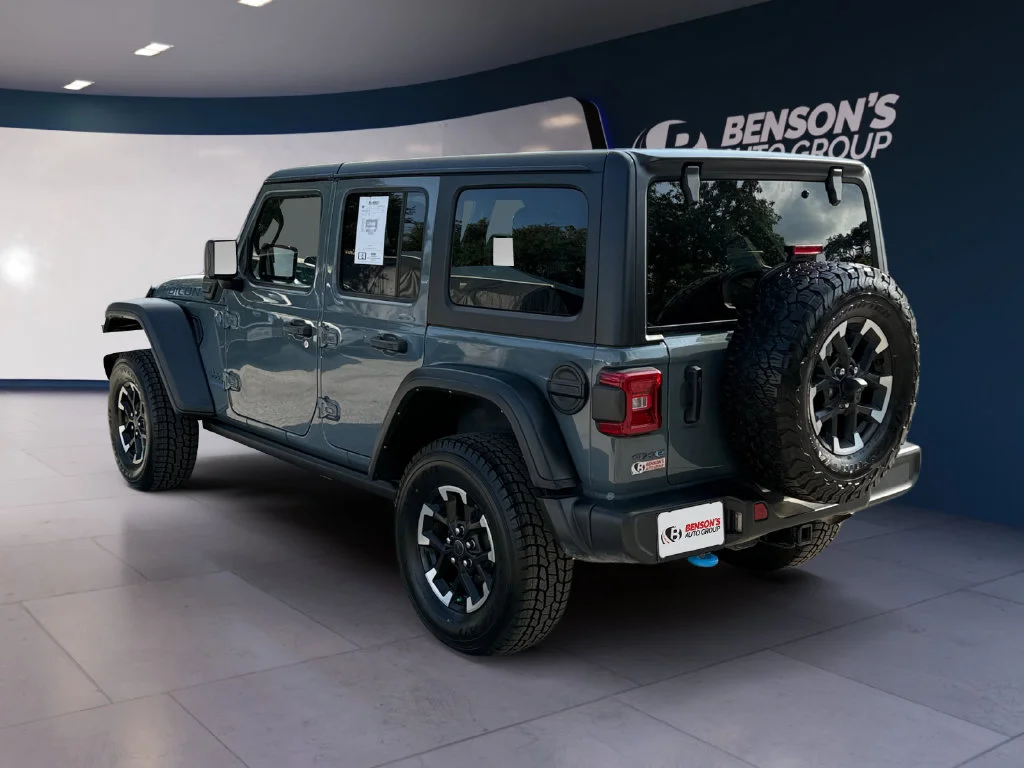 Used 2024 Gray Jeep Rubicon 4xe image 3