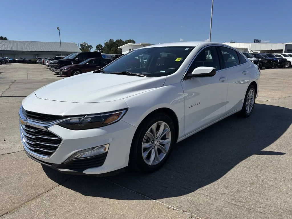 Used 2025 White Chevrolet LT image 6