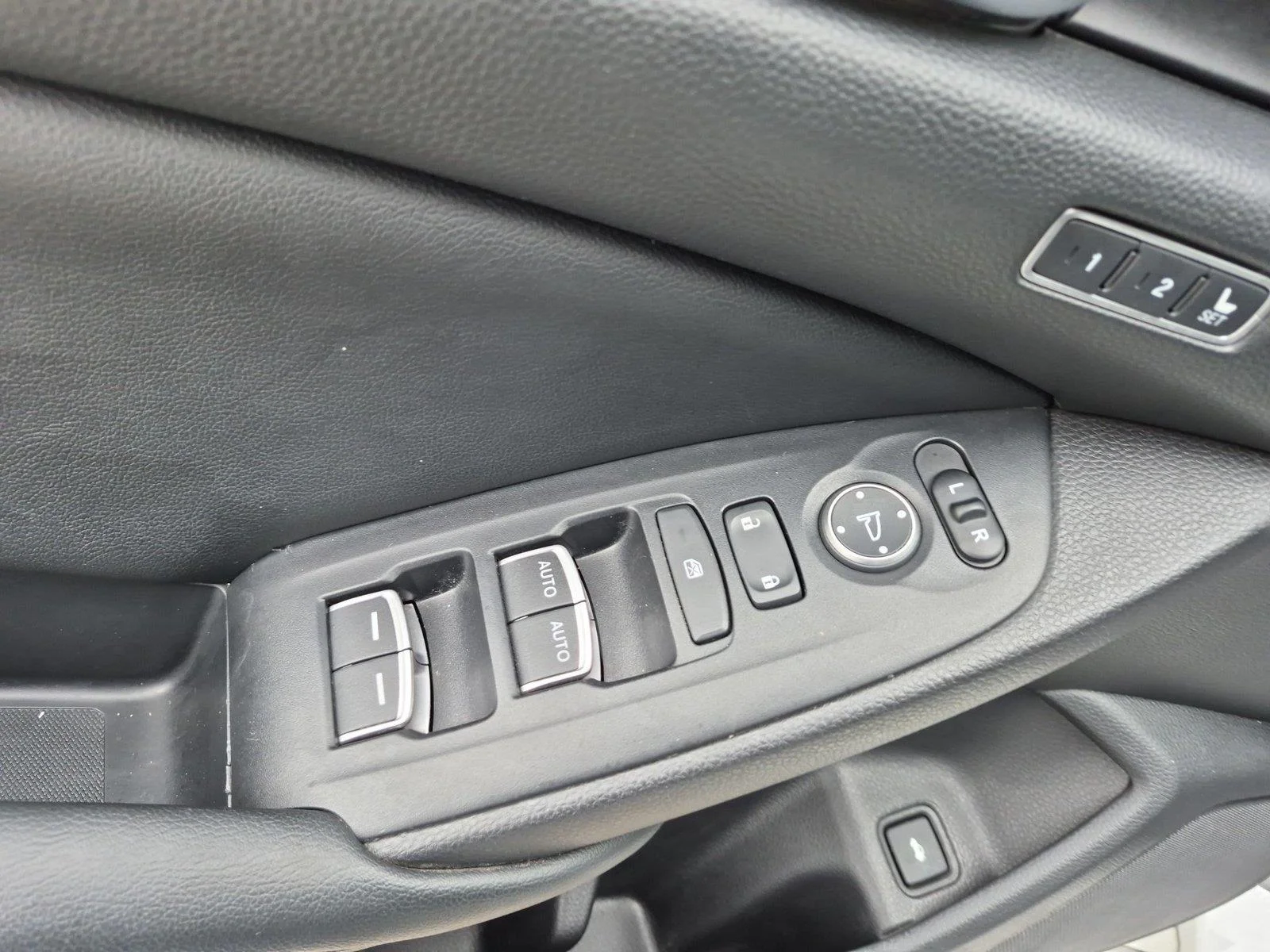 Used 2021 Platinum White Pearl Honda Touring image 15