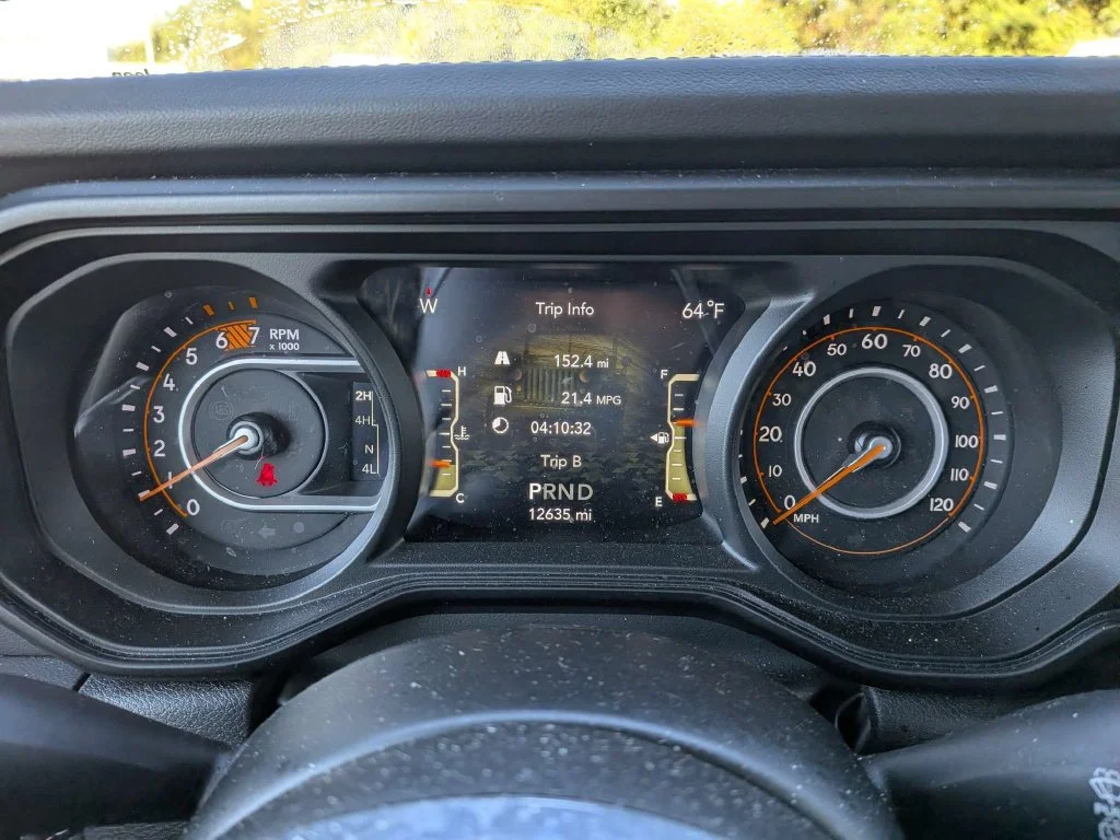 Used 2025 Blue Jeep Sahara image 19