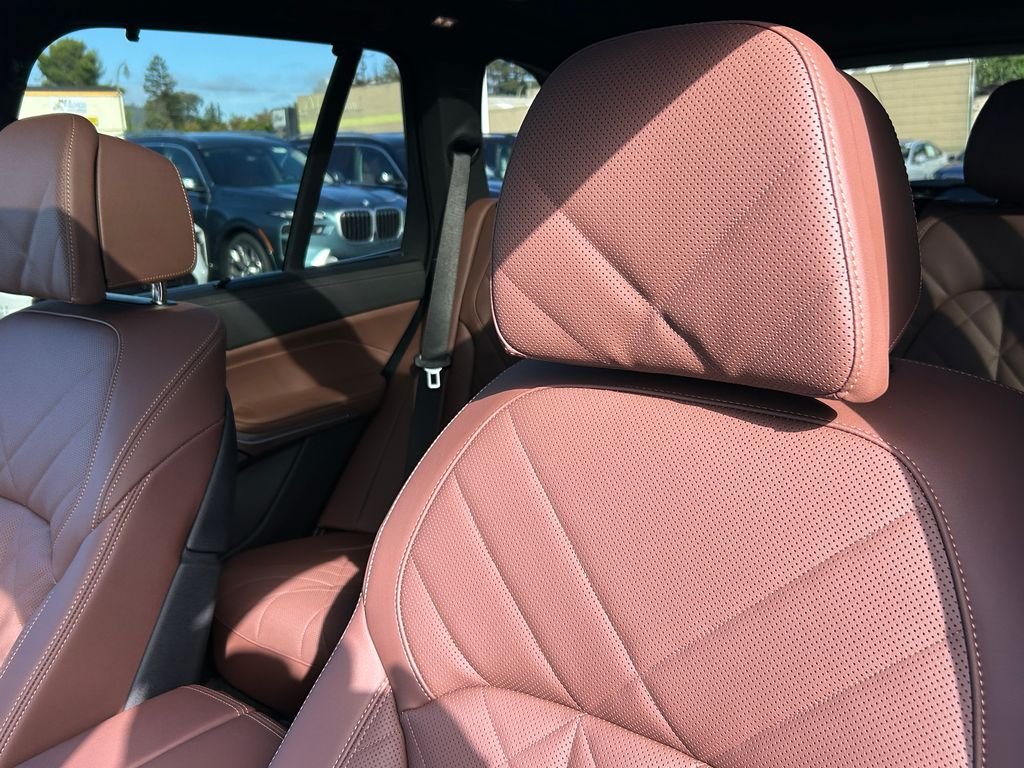 New 2026 Black Sapphire Metallic BMW xDrive40i image 14