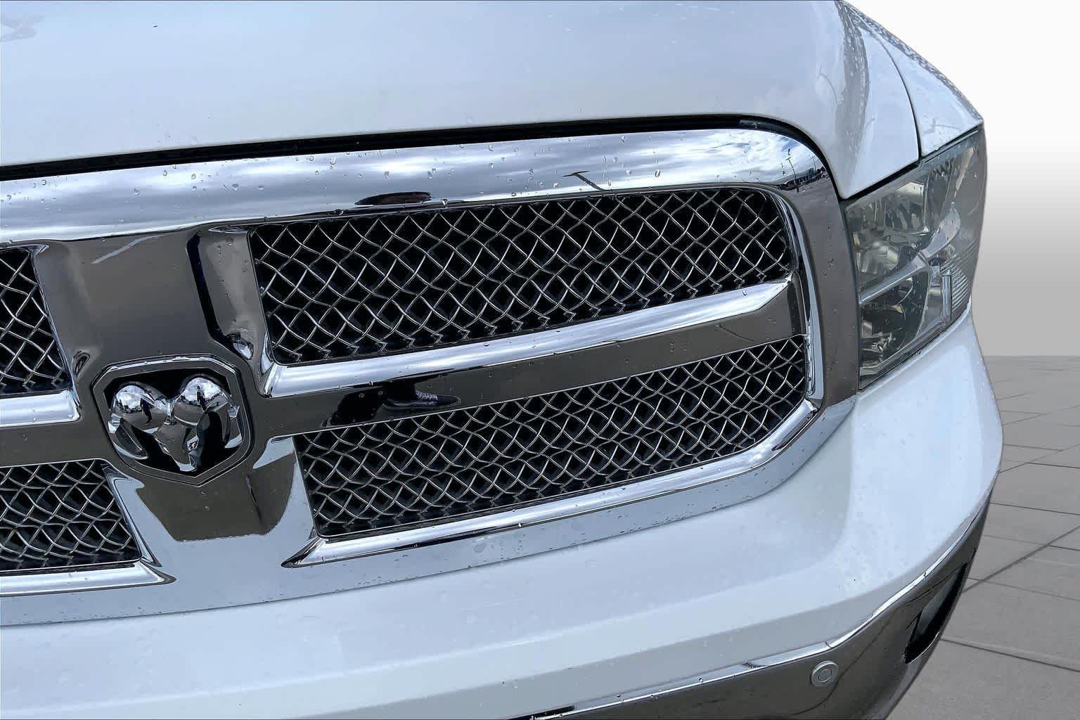 Used 2018 Bright White Clearcoat Ram Lone Star Silver image 27