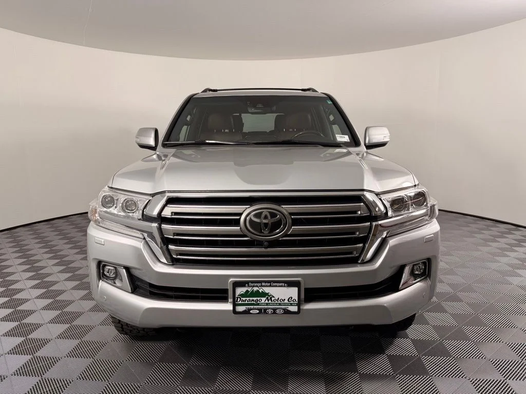 Used 2016 Silver Toyota Base image 3