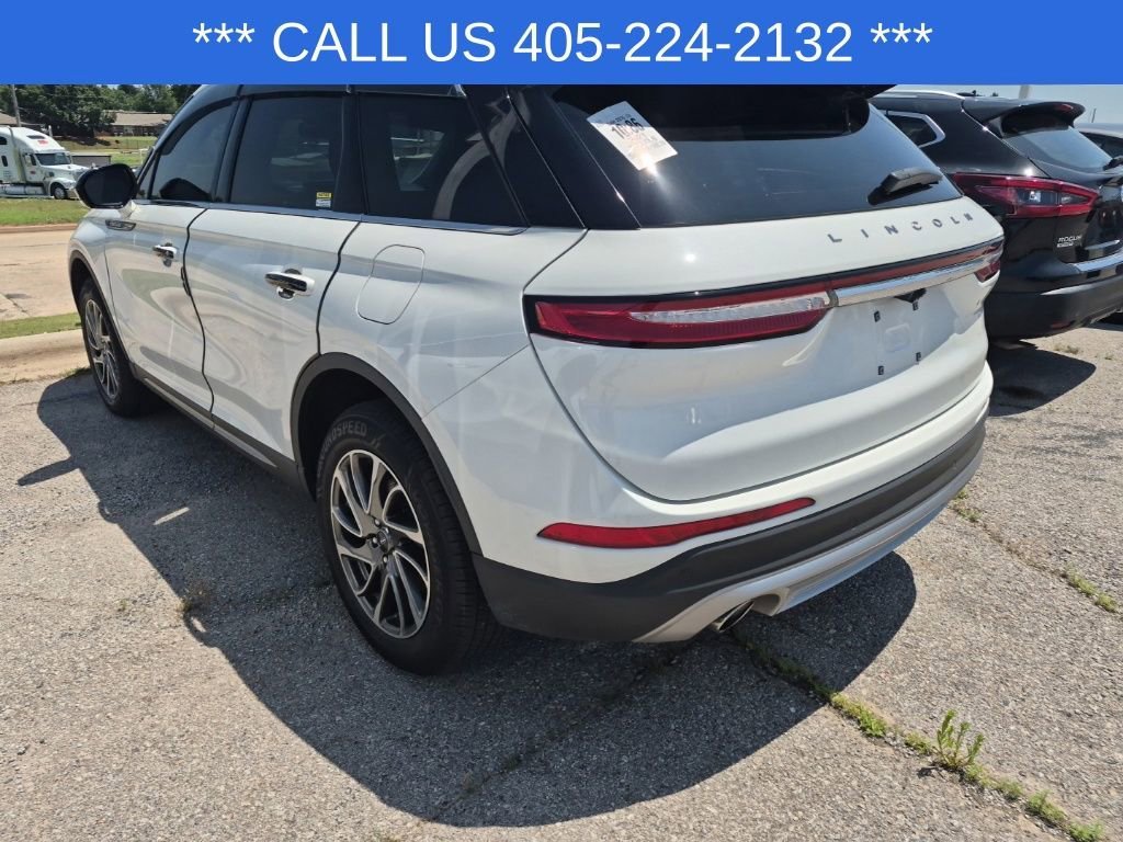 Used 2021 White Lincoln Standard image 7