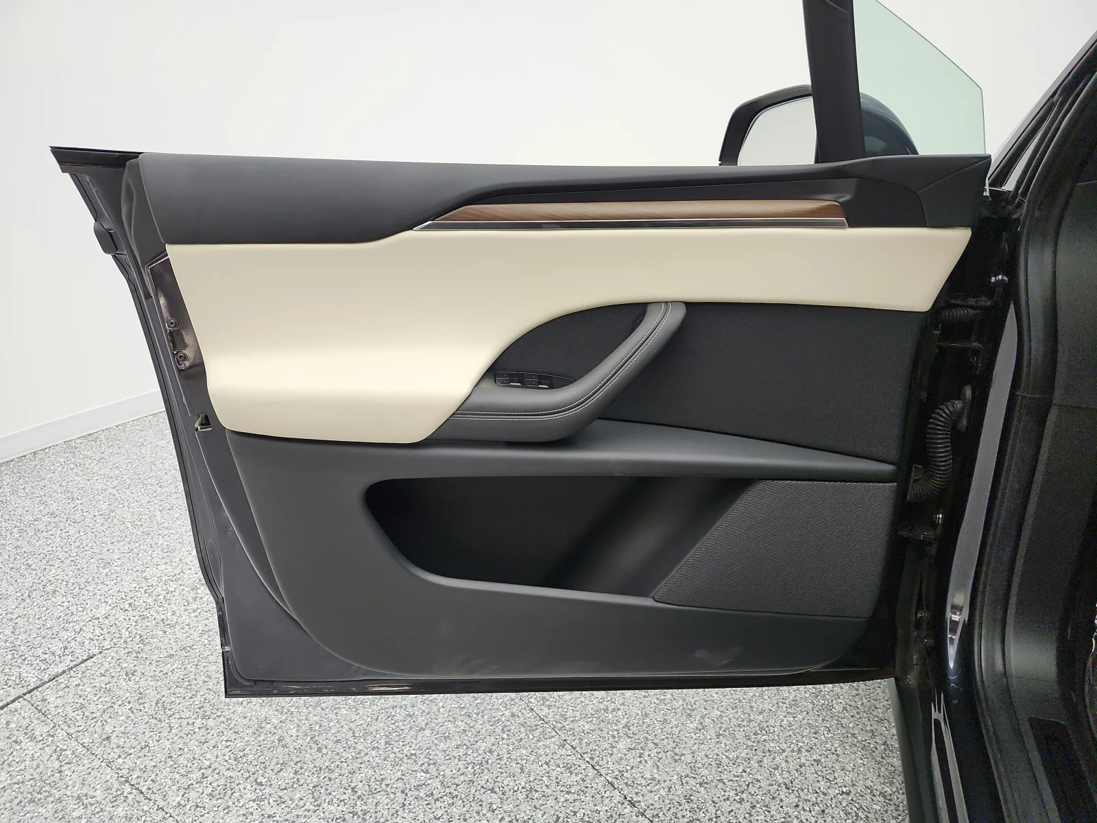 Used 2023 Midnight Silver Metallic Tesla Standard Range image 13