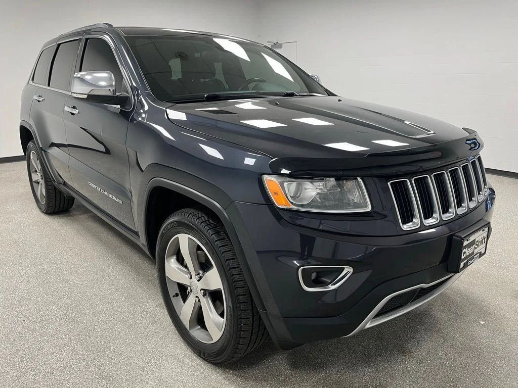 Used 2016 Gray Jeep Limited image 2