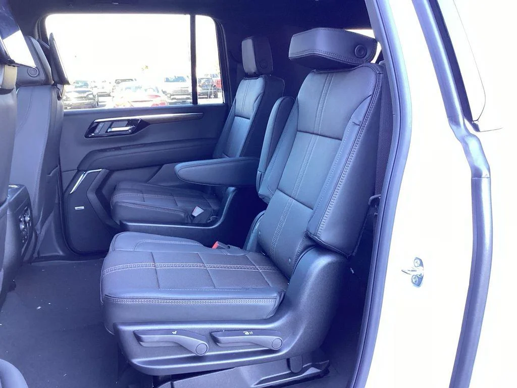 New 2026 Polar White Tricoat Chevrolet High Country image 14
