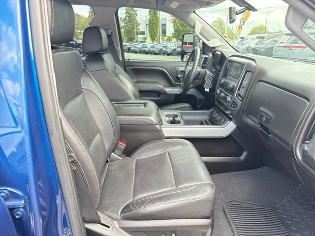 Used 2019 Deep Ocean Blue Metallic Chevrolet LTZ image 9