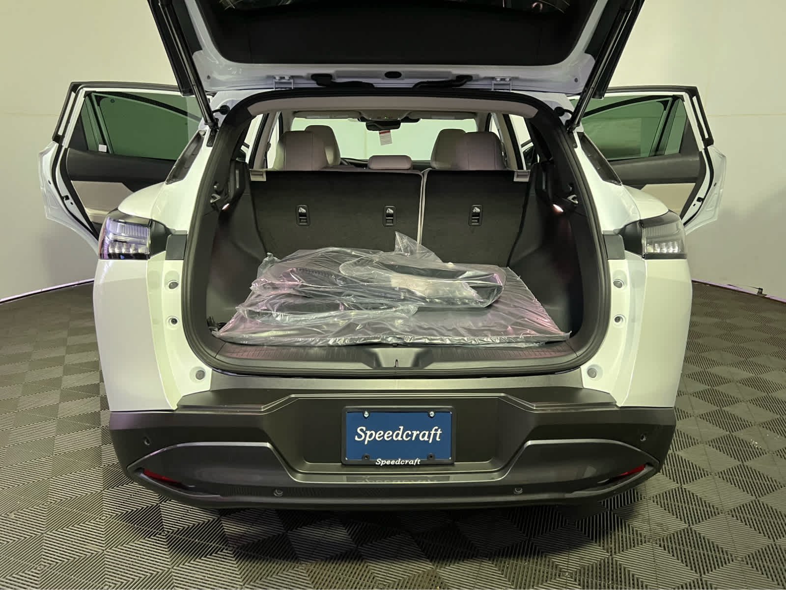 New 2026 Everest White Pearl TriCoat Nissan SL image 18