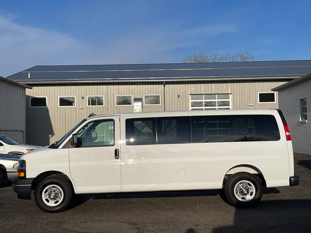 Used 2025 Summit White Chevrolet 1LT image 6