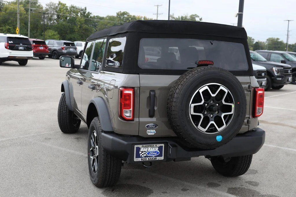 2025 Ford Bronco 4-Door Base - Photo 14