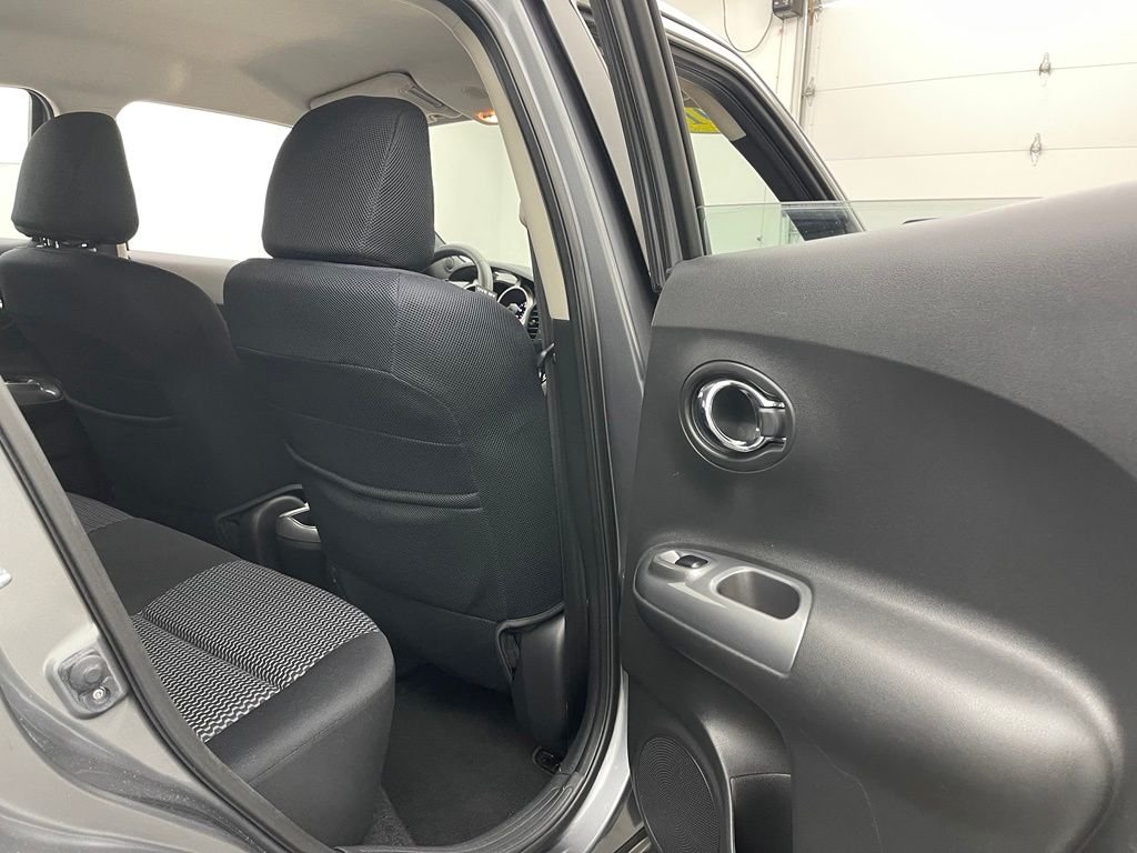 Used 2015 Gun Metallic Nissan S image 27