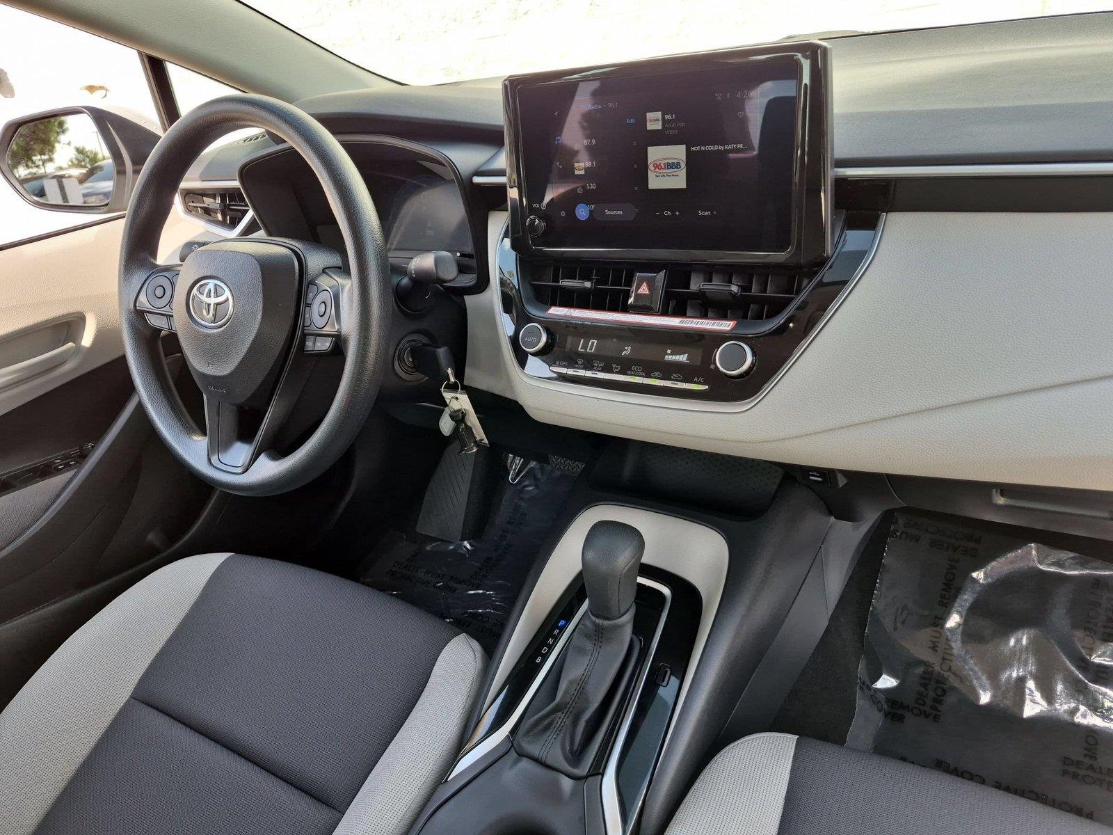 Used 2026 Wind Chill Pearl Toyota LE image 34