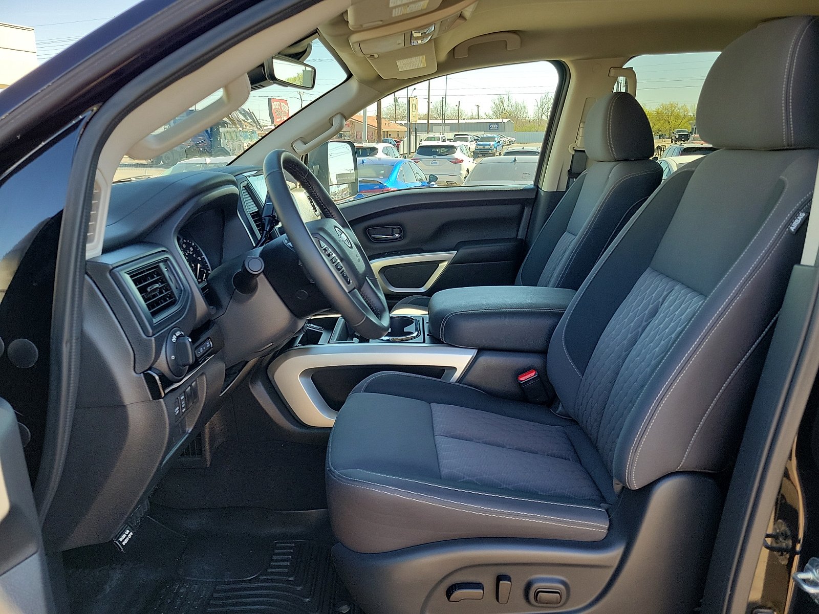 2024 Nissan Titan XD SV - Photo 19