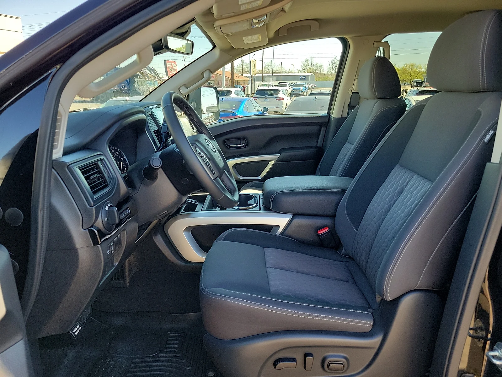 2024 Nissan Titan XD SV - Photo 19