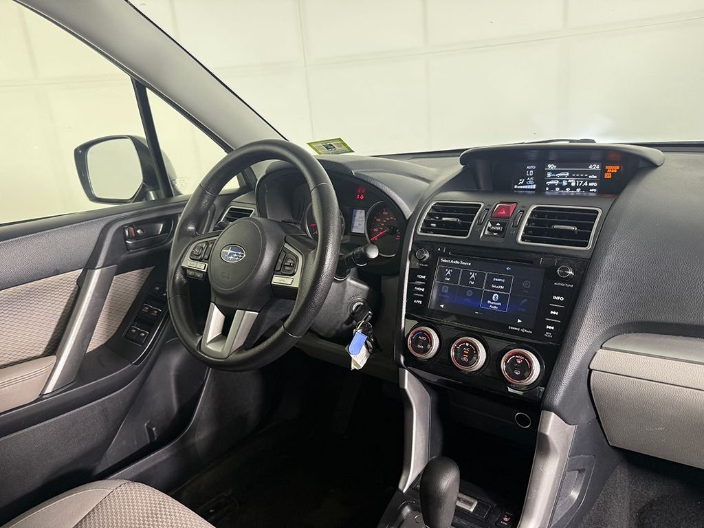 Used 2018 Green Subaru 2.5i Premium image 24