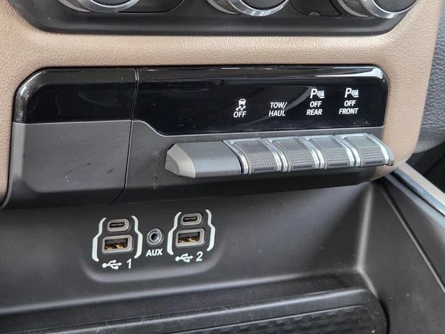 Used 2022 White Ram Laramie image 31