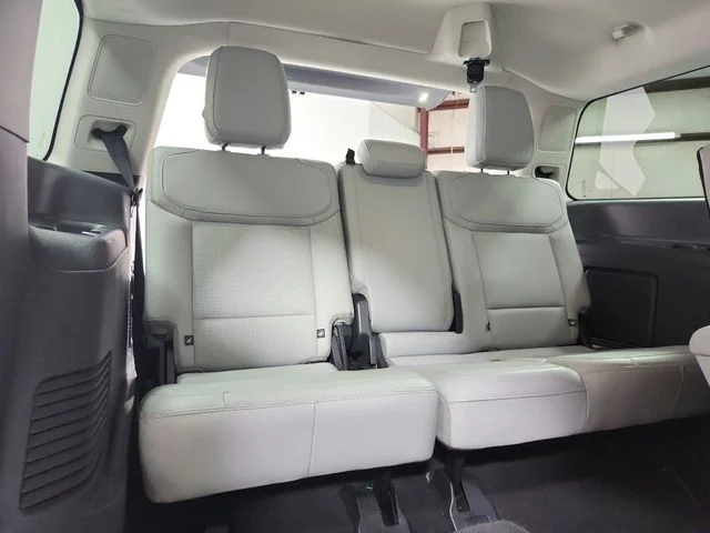 Used 2025 Black Ford Platinum image 46