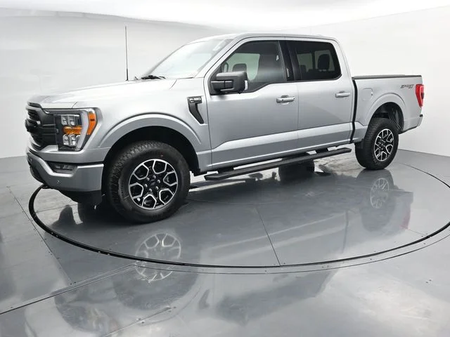 Used 2023 Silver Ford XLT image 3