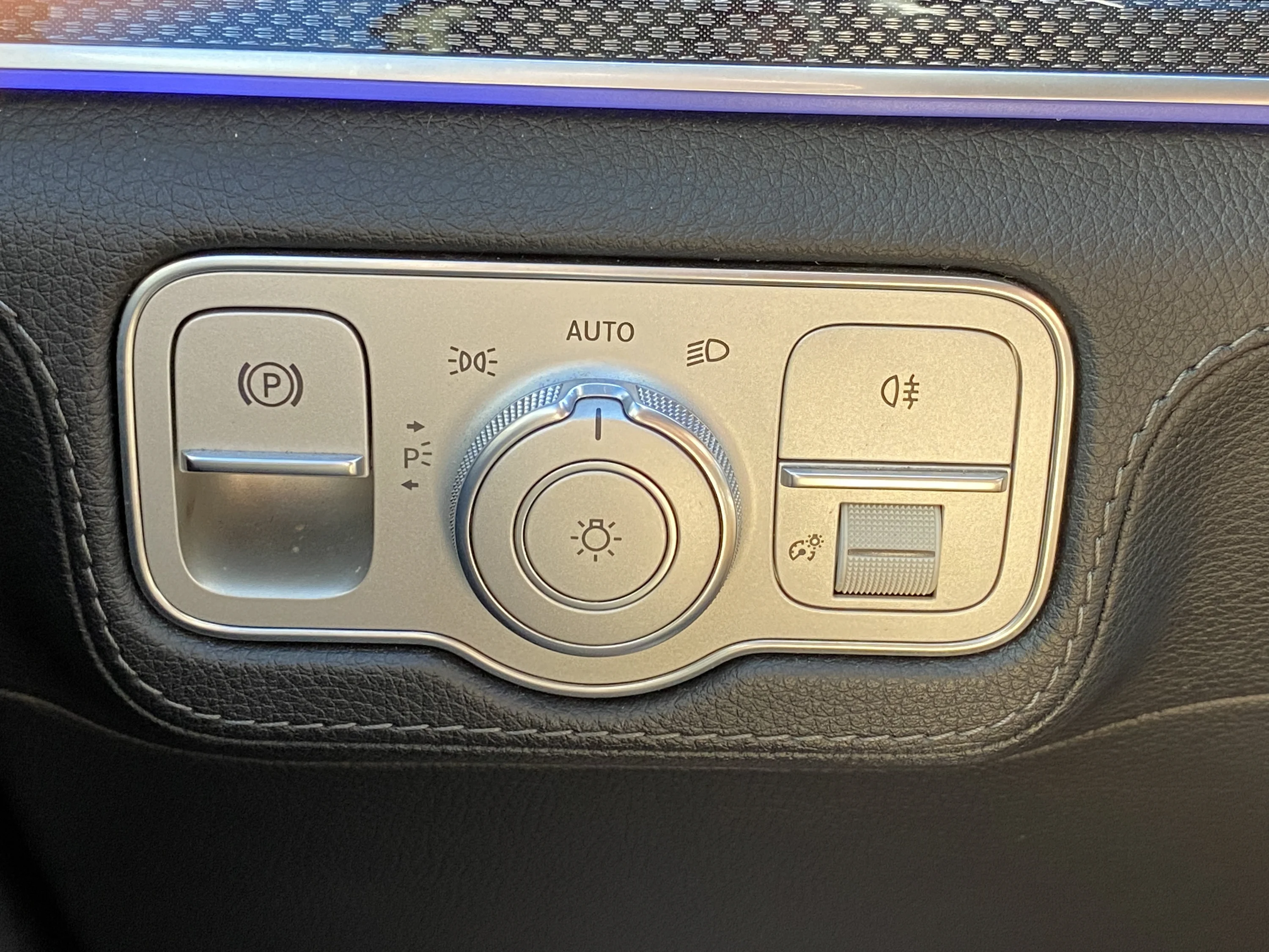 Used 2021 Obsidian Black Metallic Mercedes-Benz AMG® GLE 53 image 31