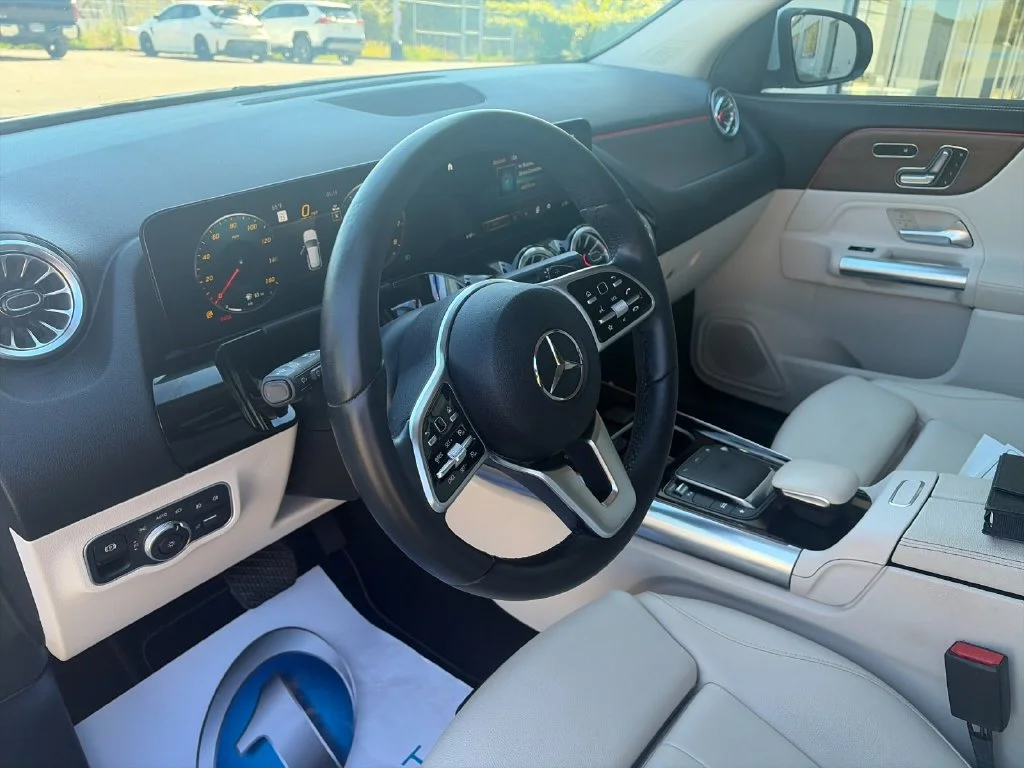 Used 2023  Mercedes-Benz GLA 250 image 11