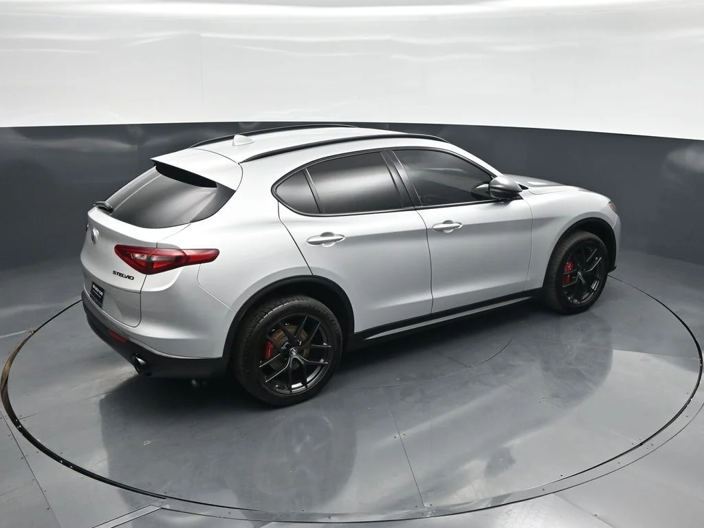 Used 2020 Gray Alfa Romeo Base image 37