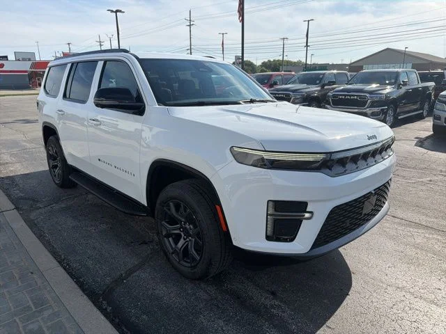 New 2026 Bright White Clear-Coat Exterior Paint Jeep Limited Altitude image 7