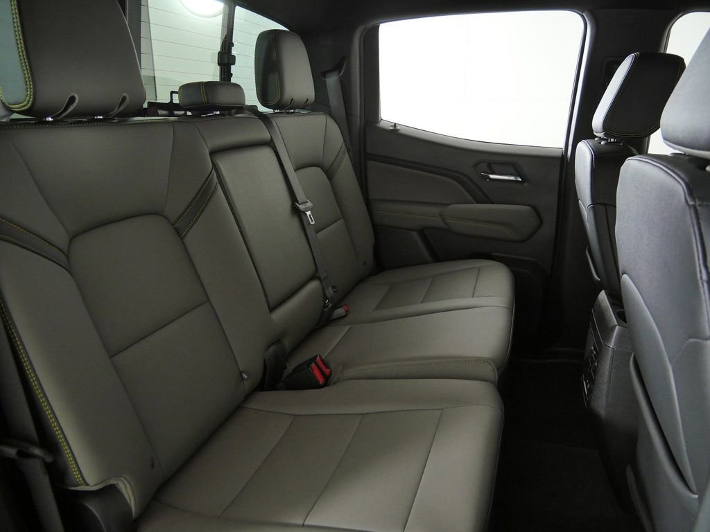 Used 2025 White Chevrolet ZR2 image 26