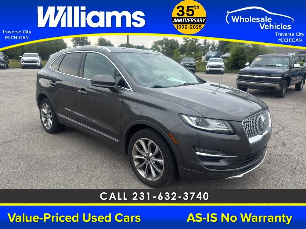 Used 2019  Lincoln Select image 10