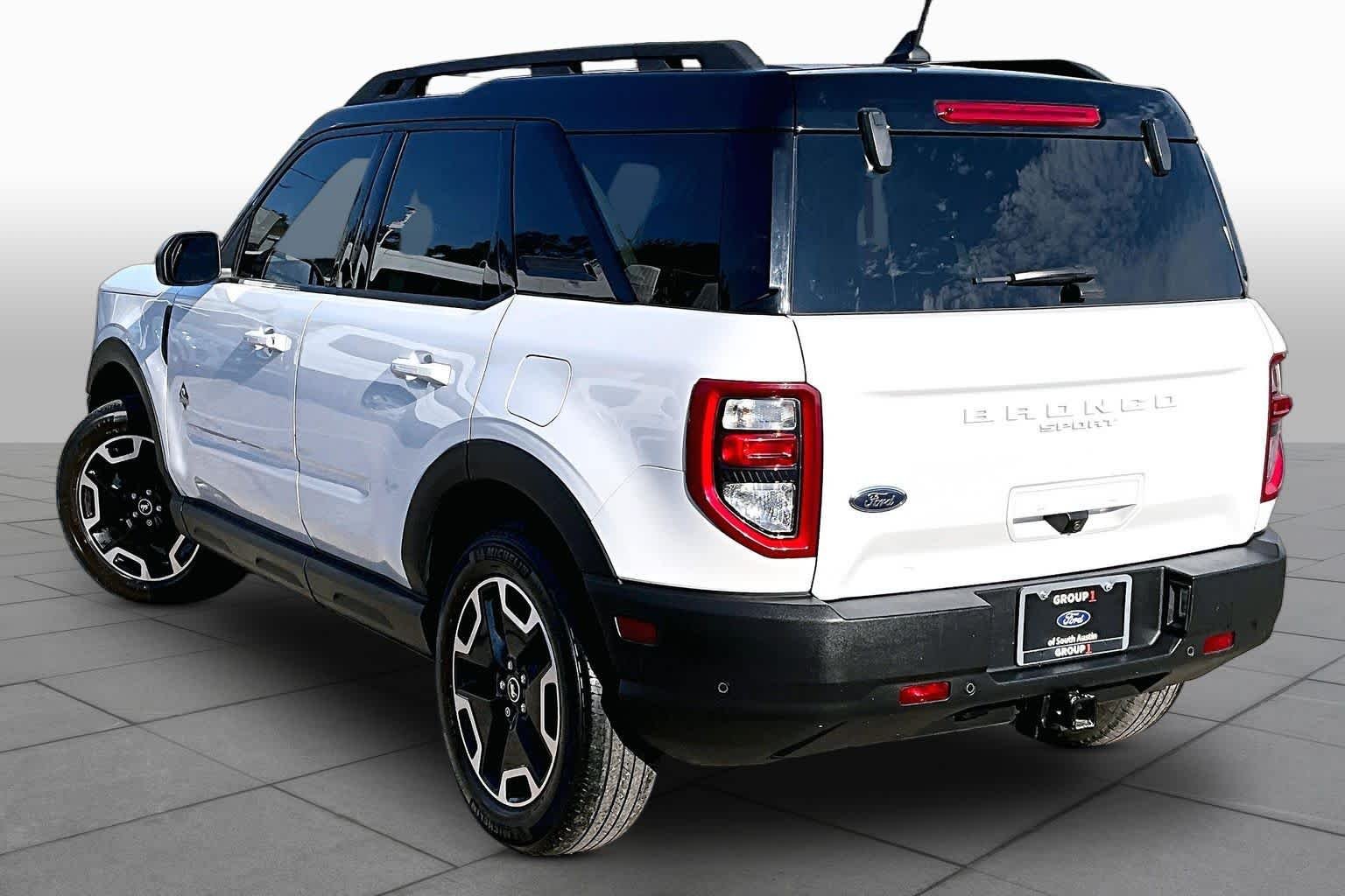 Certified Used 2022 Oxford White Ford Outer Banks image 6