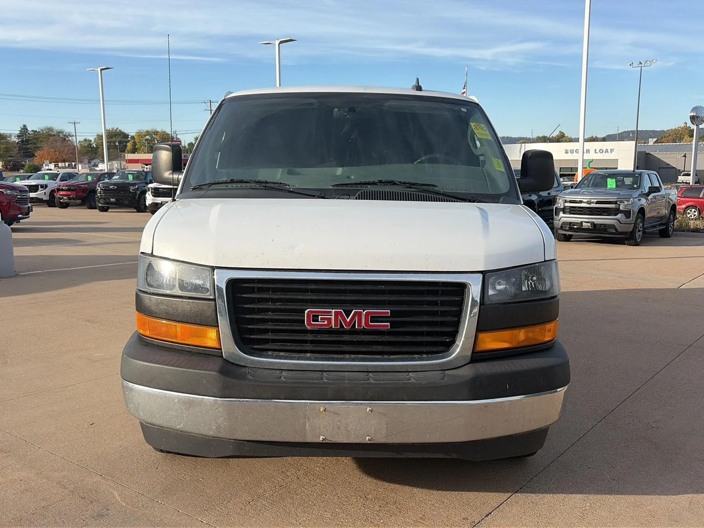 Used 2019 SUMMIT WHITE GMC VAN 2500 RWD 135" image 8