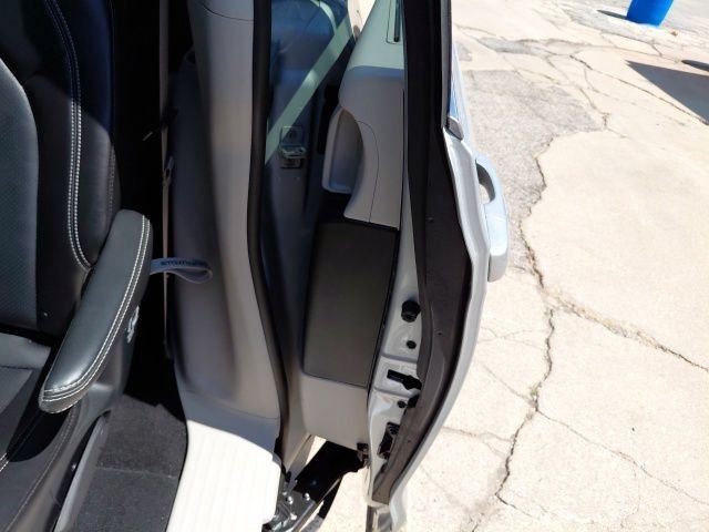 Used 2024 Silver Chrysler Touring L image 27