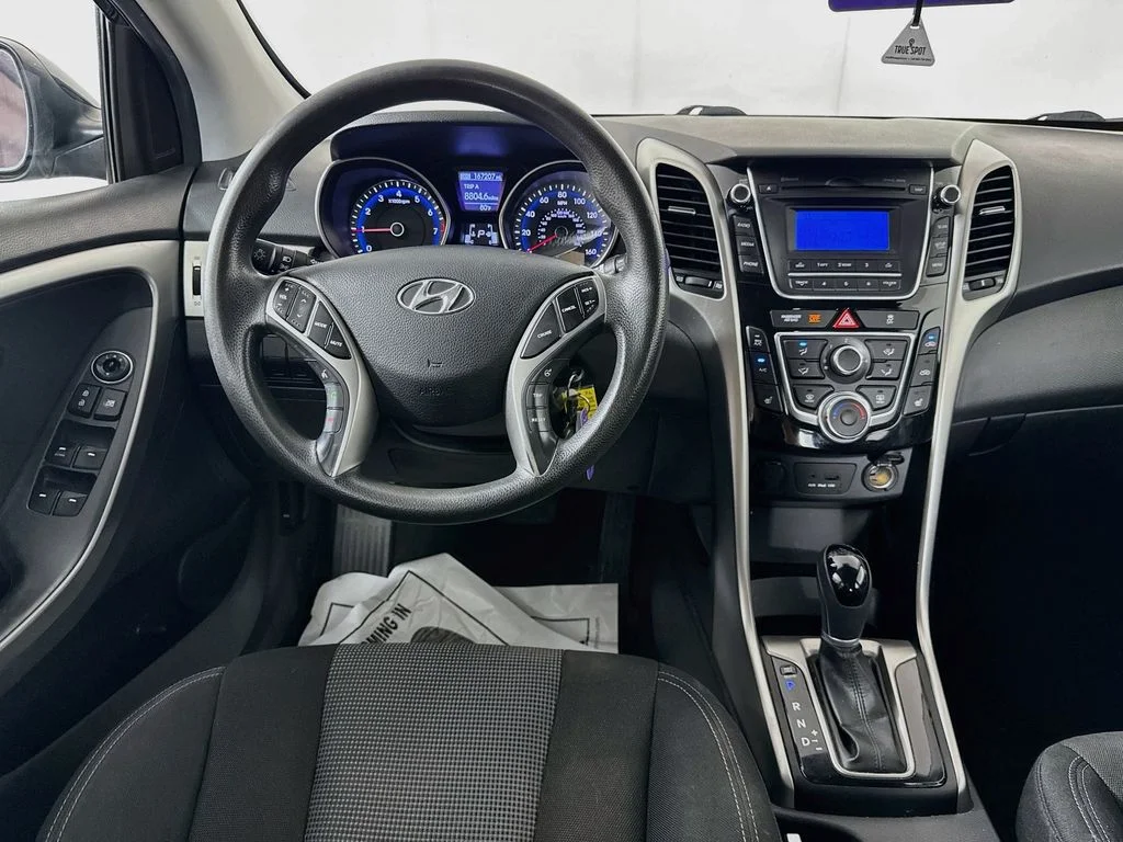 Used 2013 Black Hyundai Base image 25