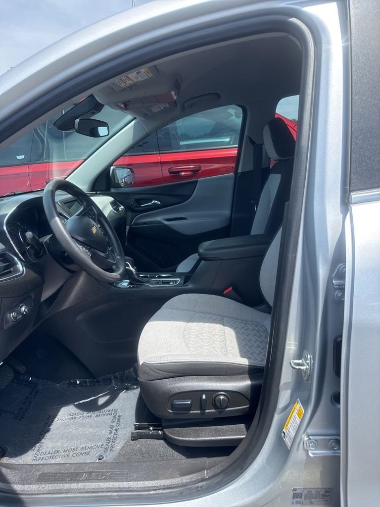 Used 2022 Silver Chevrolet LT image 3