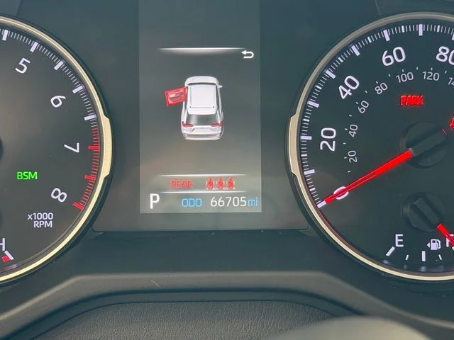 Used 2022  Toyota XLE image 21