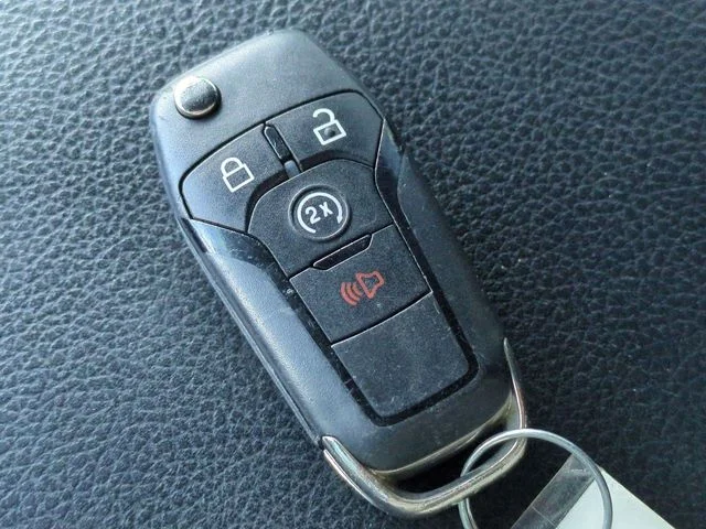 Used 2016 Black Ford XLT image 28