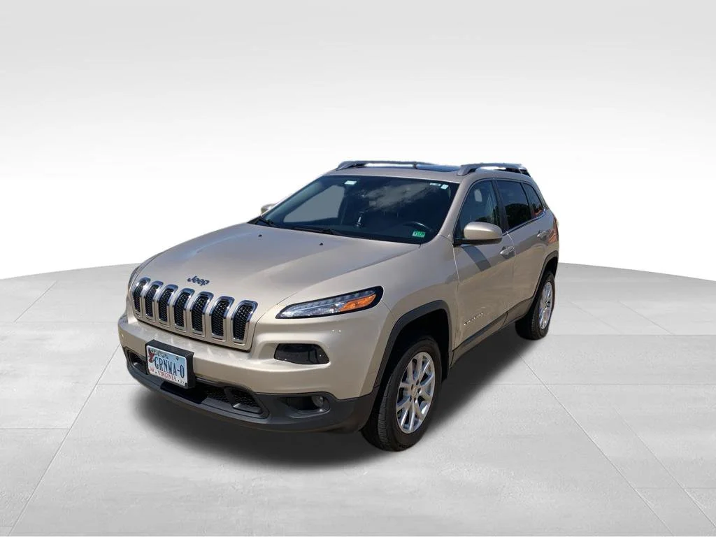 Used 2015 Beige Jeep Latitude image 2