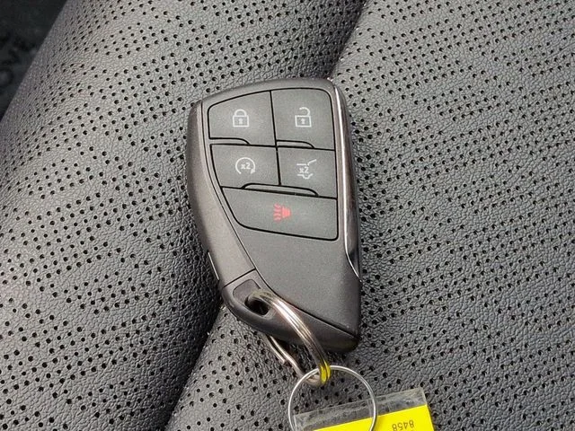 Certified Used 2025 Iridescent Pearl Tricoat Chevrolet RS image 28