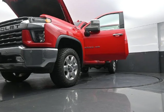 Used 2020 Red Chevrolet LTZ image 31