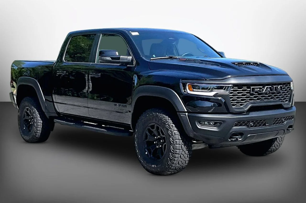 New 2026 Diamond Black Crystal Pearl-Coat Exterior Paint RAM RHO image 2