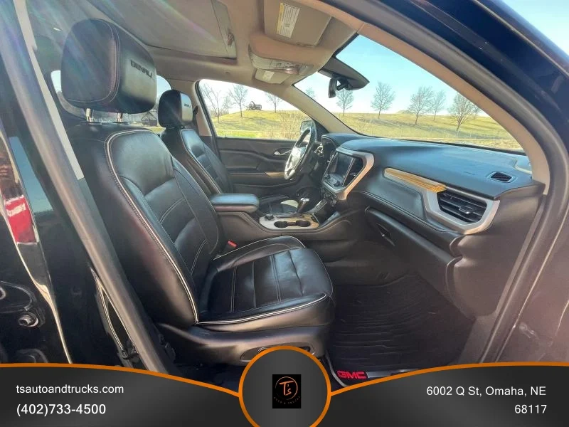 2018 GMC Acadia Denali - Photo 16