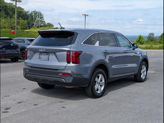 2023 Kia Sorento LX - Photo 7