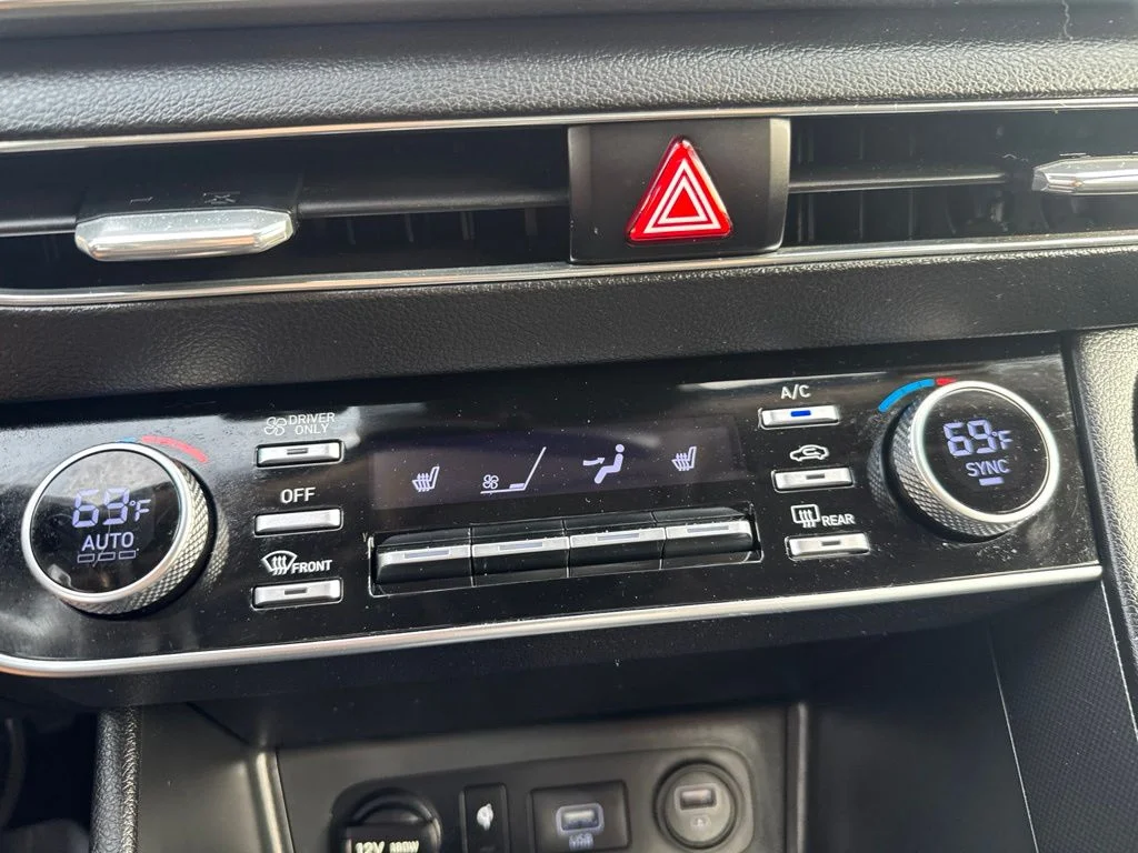Used 2021 Hyper White Hyundai SEL image 13