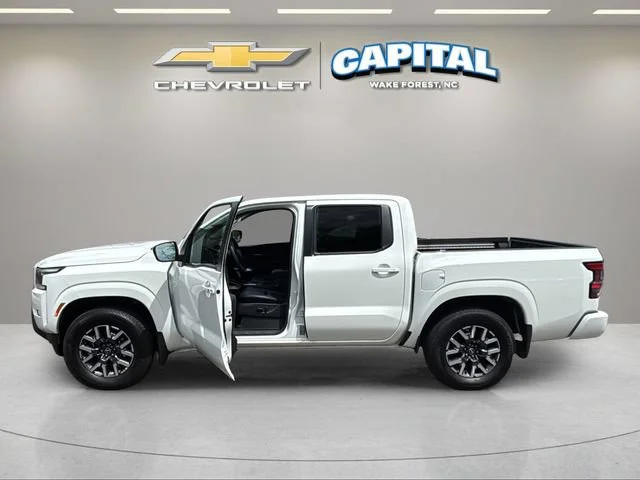 Used 2024 White Nissan SL image 10