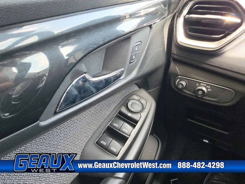 Used 2025 Gray Chevrolet LT image 20